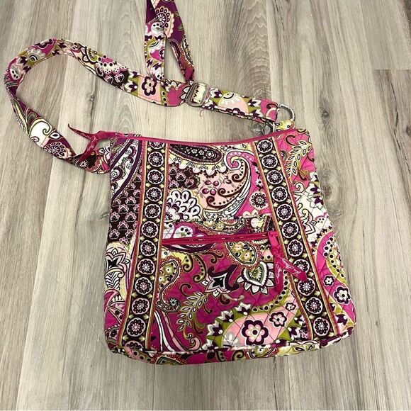 Vera Bradley Handbags - Vera Bradley Purse Women’s Very Berry Pink Paisley Quilted Hipster Crossbody Bag